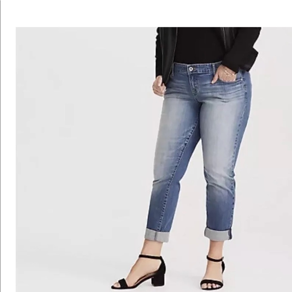 Torrid Boyfriend jeans light wash new w/ tags 26